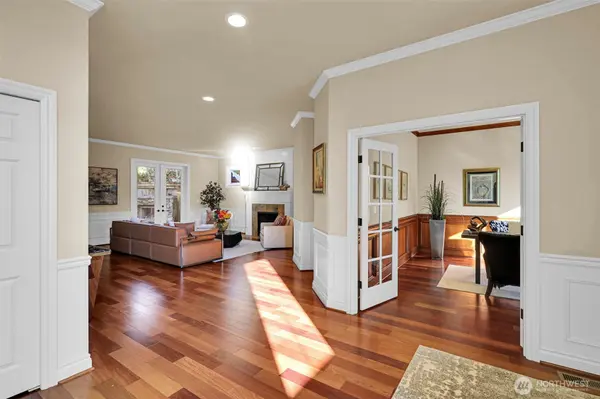 4563 162nd LN SE, Bellevue, WA 98006