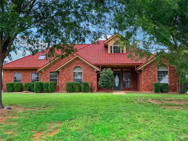 594 NE Valley View RD, Lawton, OK 73507