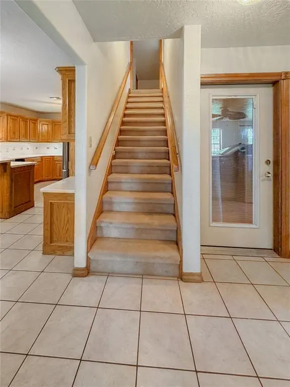 594 NE Valley View RD, Lawton, OK 73507