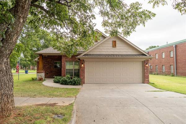 401 E Robert S Kerr BLVD, Wynnewood, OK 73098