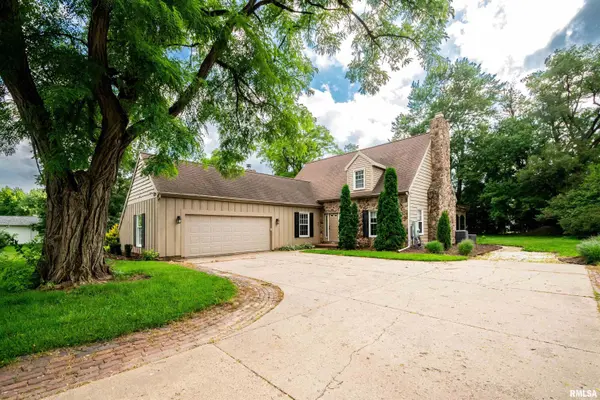 6729 N Mount Hawley RD, Peoria, IL 61614