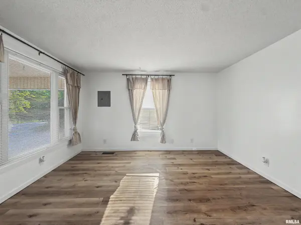 1706 W CHESTNUT ST, Marion, IL 62959