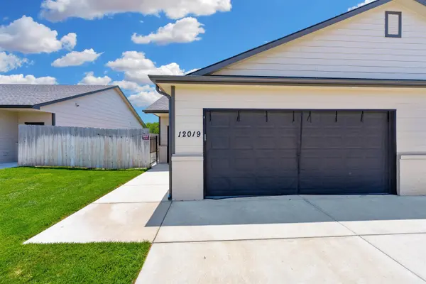 12019 W Shadow Lakes, Wichita, KS 67205
