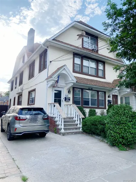 4550 158th ST, Flushing, NY 11358
