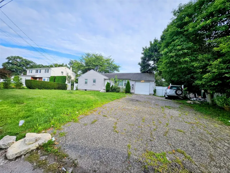 182 New York AVE, Bay Shore, NY 11706