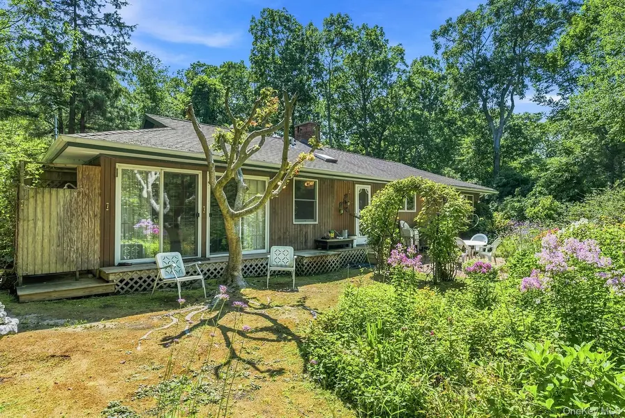 50 Barnes Hole RD, East Hampton, NY 11937