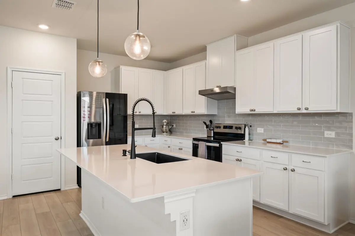 7805 House Finch DR, Austin, TX 78744