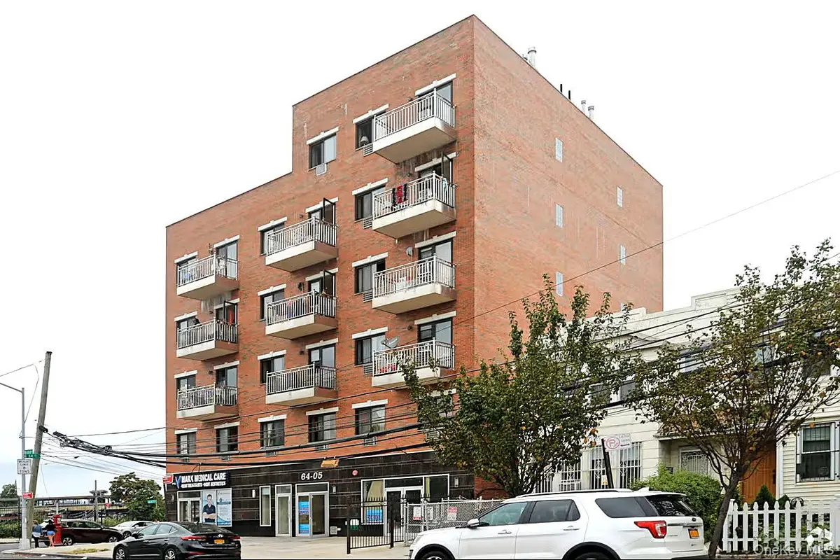 64-05 Woodside AVE #4E, Woodside, NY 11377