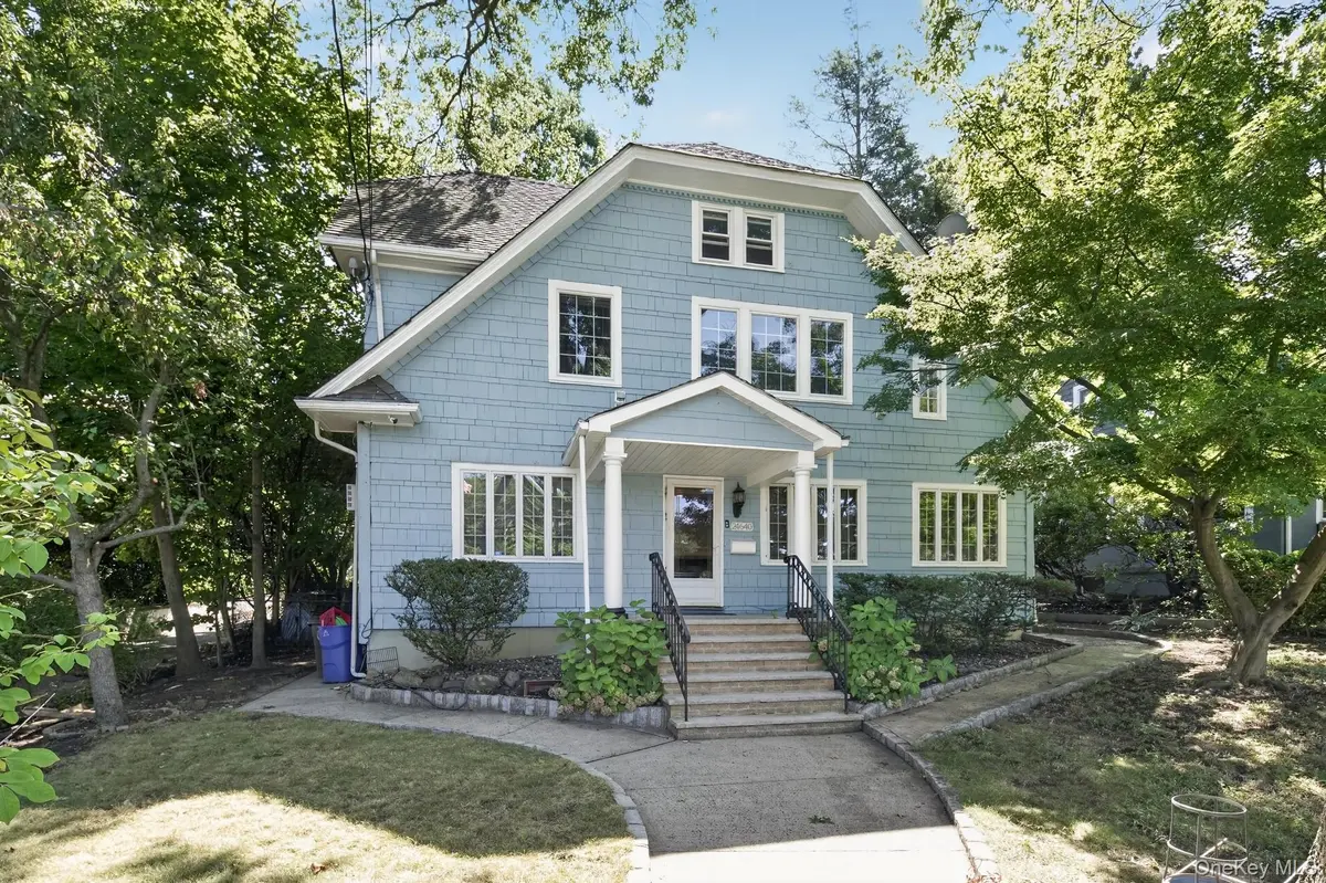 24640 Alameda AVE, Little Neck, NY 11362