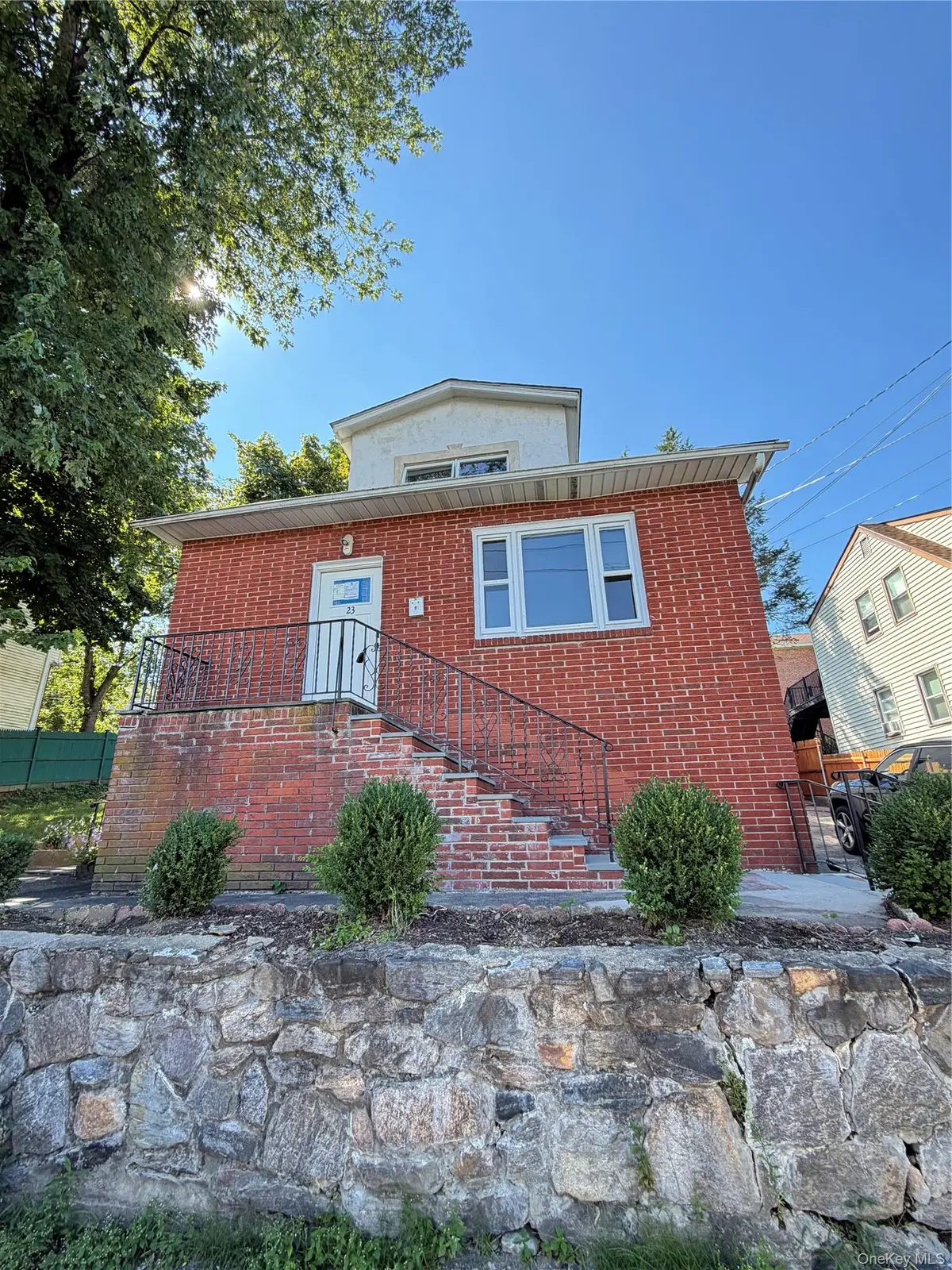 23 Mansion Ave #1, Yonkers, NY 10704