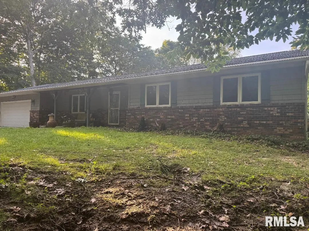228 E HICKS HOLLOW RD, Chillicothe, IL 61523