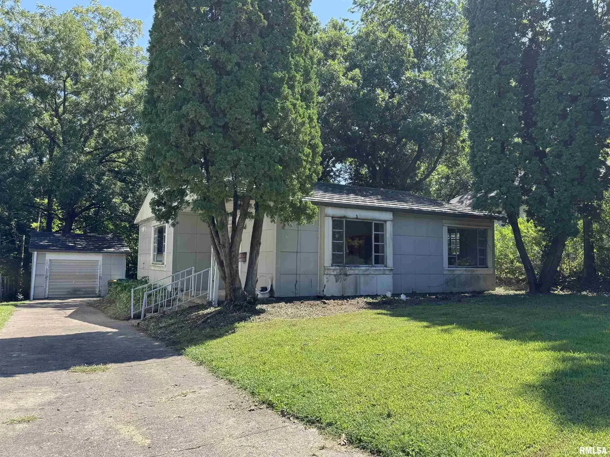 217 CHANDLER BLVD, Macomb, IL 61455