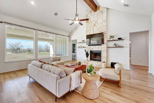 1642 Scull RD, San Marcos, TX 78666