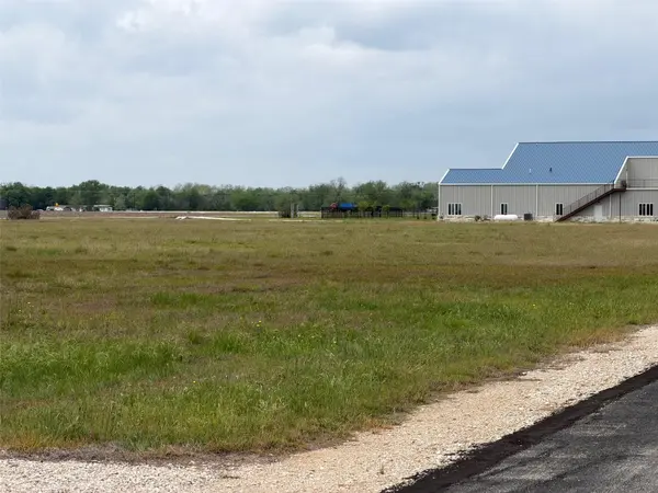 330 Airfield RD, Fentress, TX 78622
