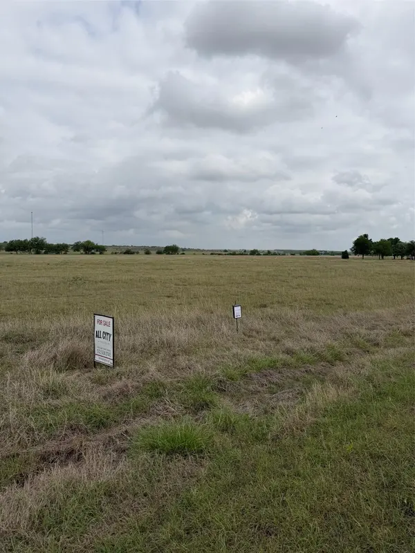 330 Airfield RD, Fentress, TX 78622