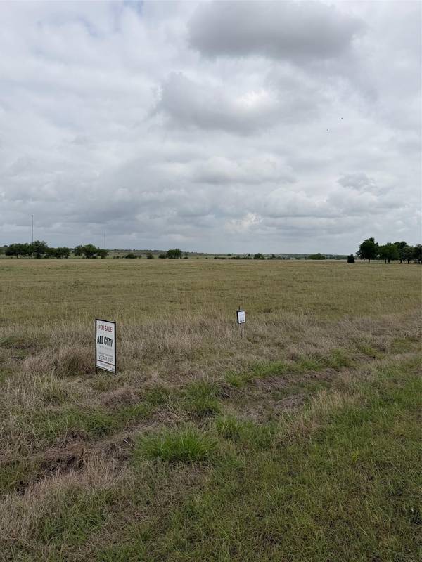 330 Airfield RD, Fentress, TX 78622