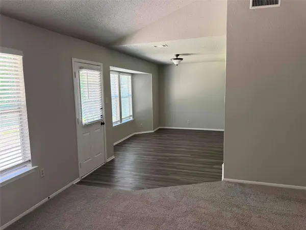 606 Brookhollow DR, Pflugerville, TX 78660