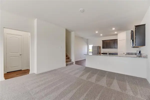 105 Brunswick LN, Jarrell, TX 76537