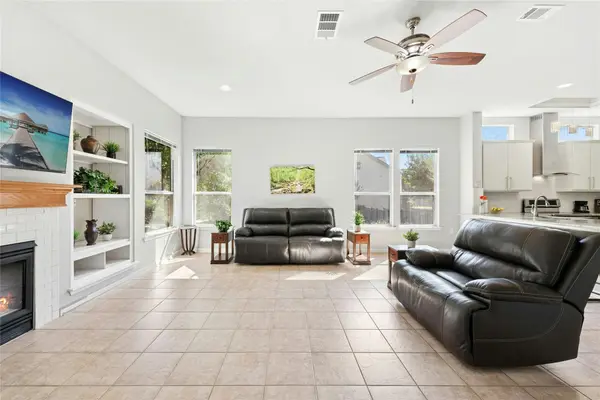 106 Waterlily LN, Georgetown, TX 78633
