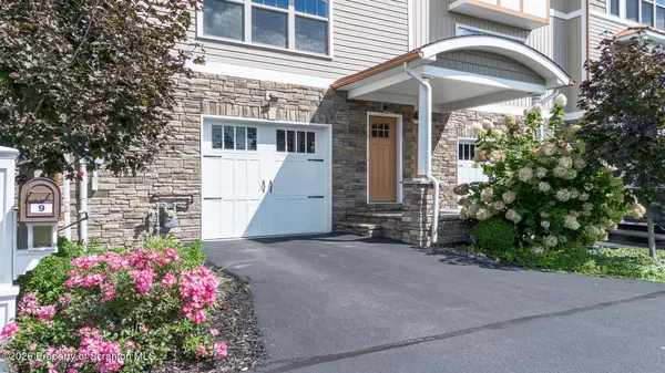 9 Maple Leaf DR, Old Forge, PA 18518