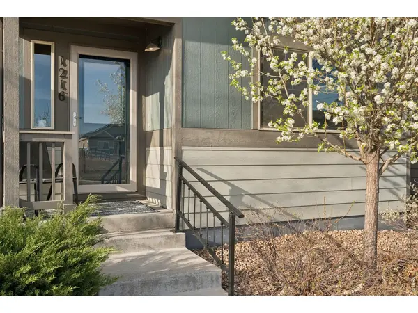 1216 Hummingbird, Longmont, CO 80501