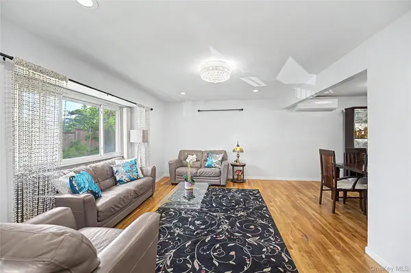 173 N Marginal RD, Jericho, NY 11753