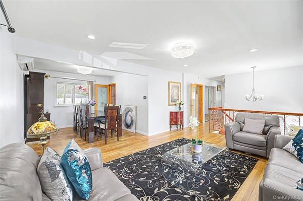 173 N Marginal RD, Jericho, NY 11753