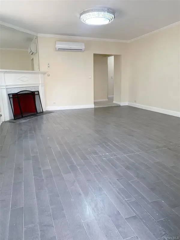 4550 158th ST, Flushing, NY 11358