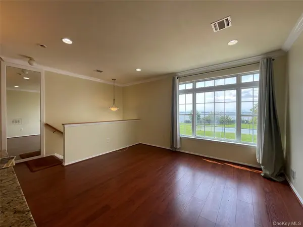 291 Surf DR #214B, Bronx, NY 10473