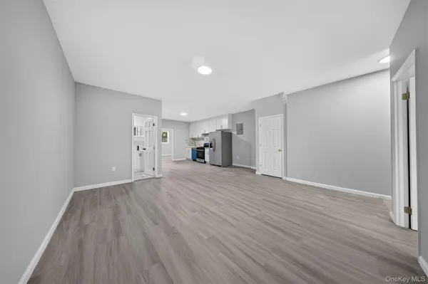 79-35 77th AVE, Ridgewood, NY 11385