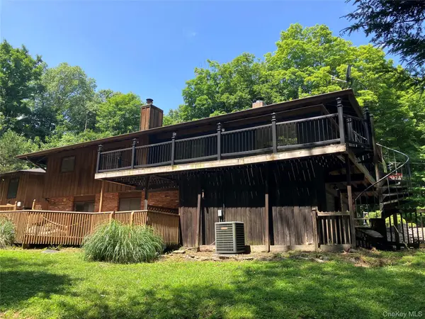 46 Mac Farlane RD, Wappingers Falls, NY 12590