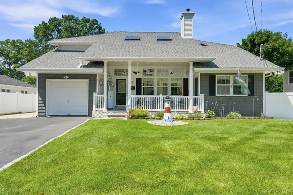 85 Maple RD, Rocky Point, NY 11778