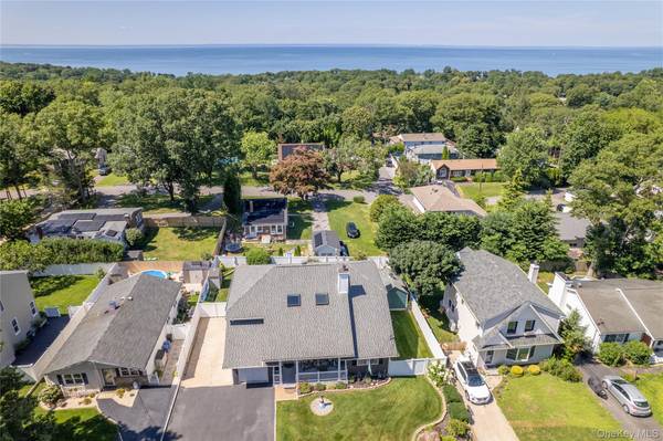 85 Maple RD, Rocky Point, NY 11778