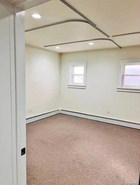 5834 main ST, Flushing, NY 11355