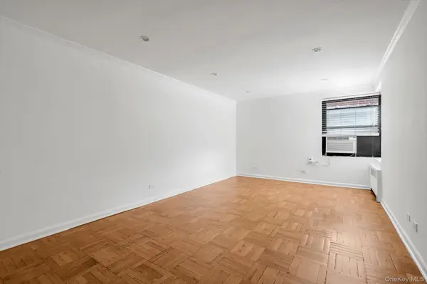 90-09 Northern Blvd #102, Jackson Heights, NY 11370