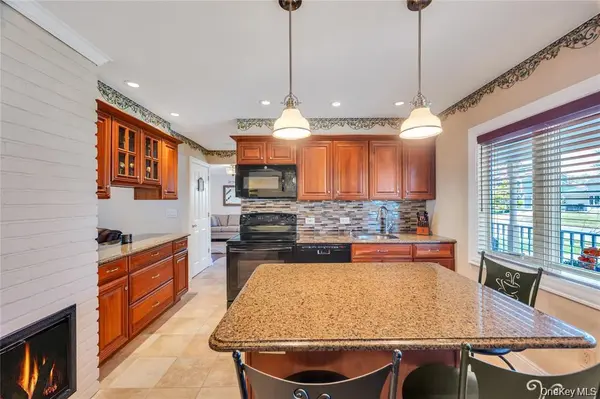 26 Ballad LN, Hicksville, NY 11801
