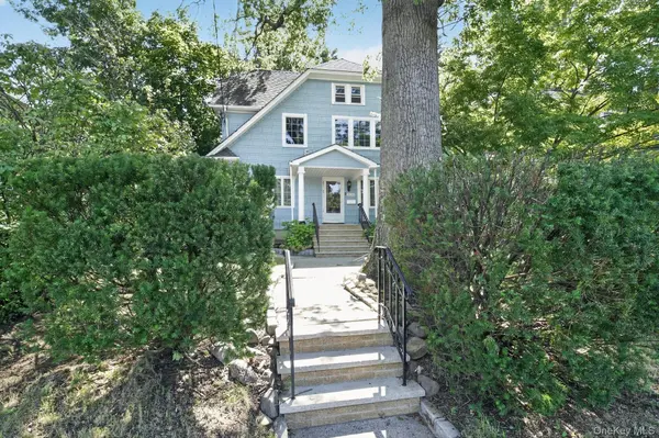 24640 Alameda AVE, Little Neck, NY 11362