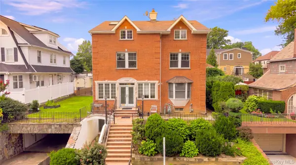 3340 157th ST, Flushing, NY 11354