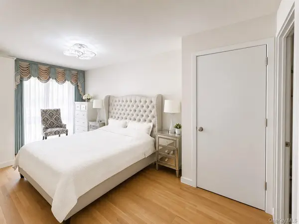 158-16 79th AVE, Fresh Meadows, NY 11366