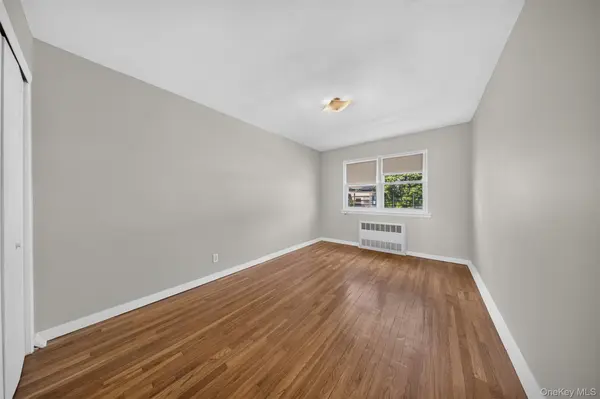 6144 164th ST, Flushing, NY 11365
