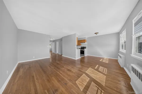 6144 164th ST, Flushing, NY 11365