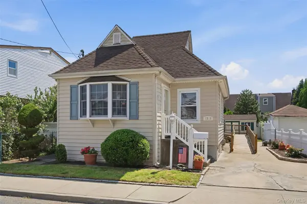 1315 Scimitar AVE, Elmont, NY 11003