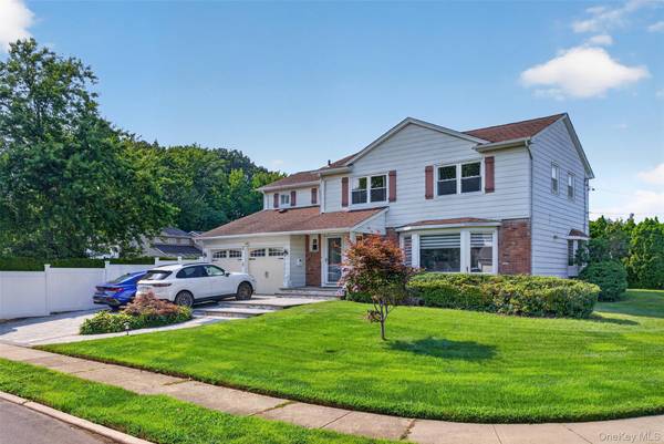 2 Foxhurst CT, Manhasset Hills, NY 11040