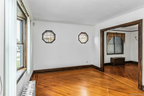 962 Gabriel AVE, Franklin Square, NY 11010
