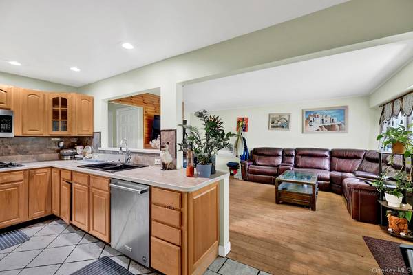 1537 Madison ST, Elmont, NY 11003