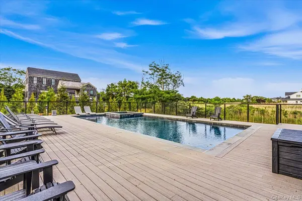 1A Jagger LN, Westhampton, NY 11977