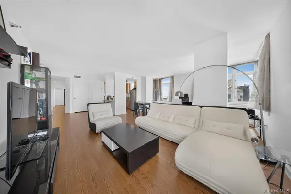 40-26 College Point BLVD #16F, Flushing, NY 11354