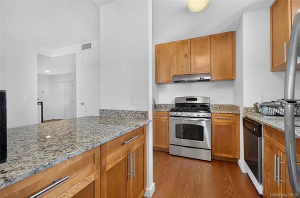 40-26 College Point BLVD #16F, Flushing, NY 11354