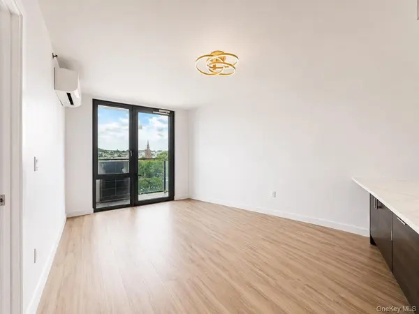 7065 Queens BLVD #6A, Woodside, NY 11377
