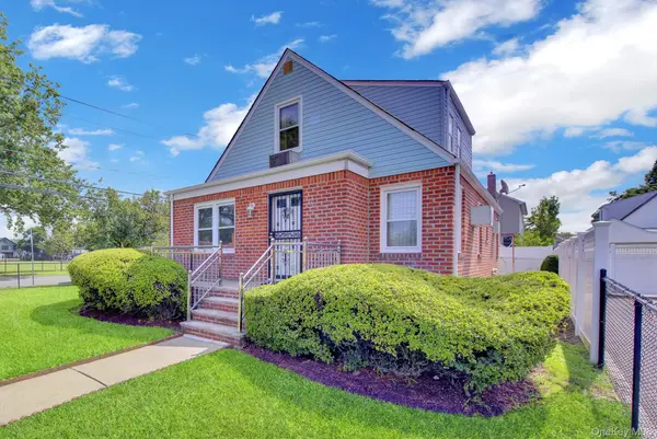 409 Saint Agnes PL, Franklin Square, NY 11010